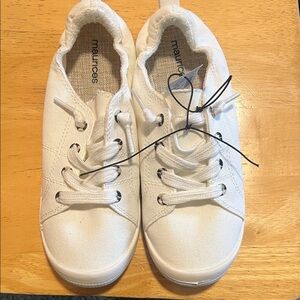 Maurices White Canvas women’s Lace-Up Sneakers
